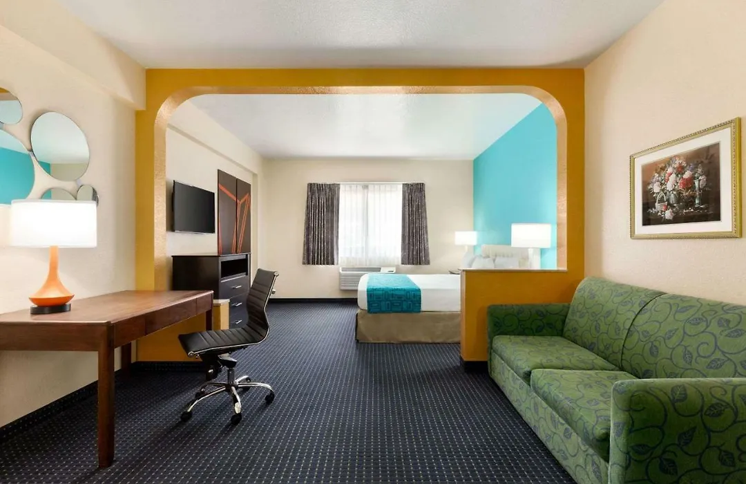 Howard Johnson By Wyndham San Antonio Hotel & Suites-1